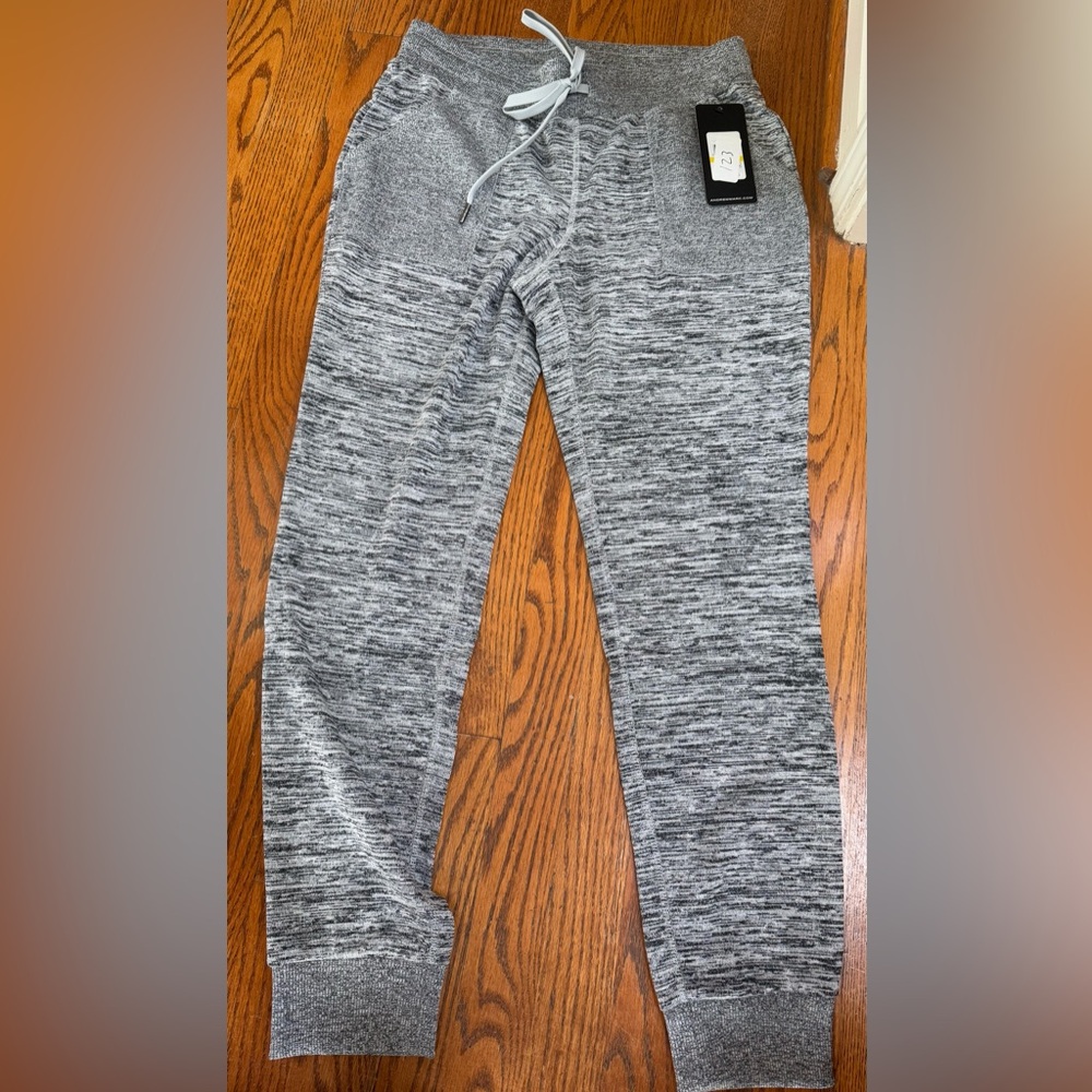 NWT ANDREW MARC Gray Leggings Sweatpants Size M $59